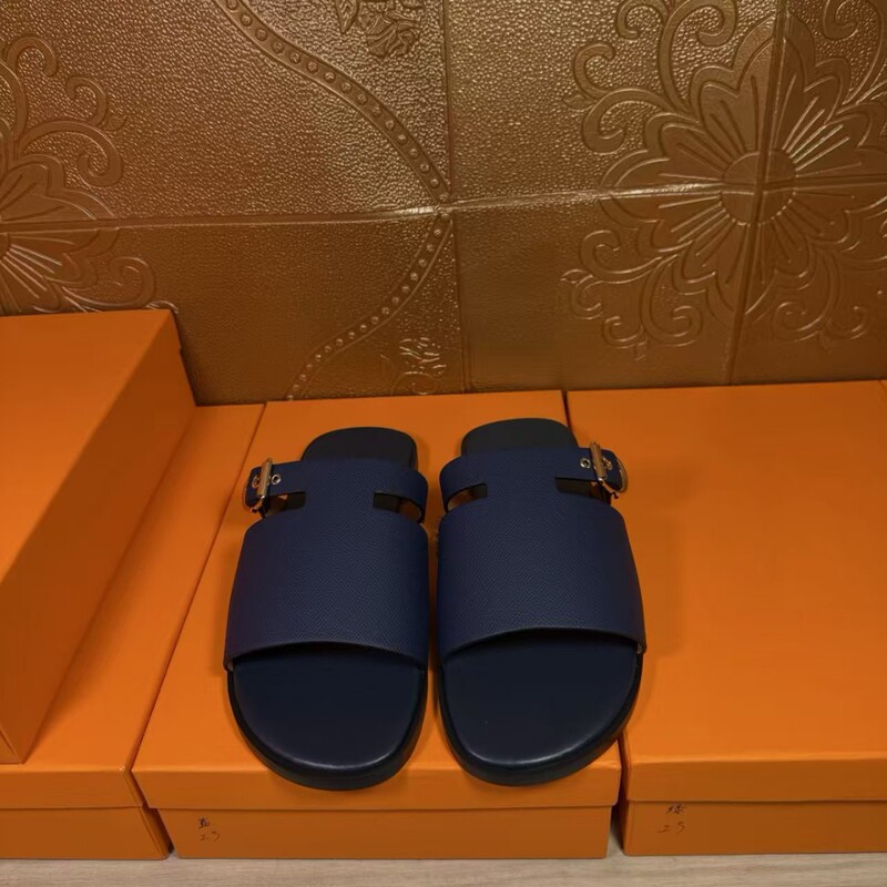 Genuine Leather Home Slippers for Summer, Indoor Non-Slip Waterproof Cowhide Slippers, Non-Smelly, Soft-Soled, for Men Genuine Leather Home Slippers for Summer, Indoor Non-Slip Waterproof Cowhide Slippers, Non-Smelly, Soft-Soled, for Men