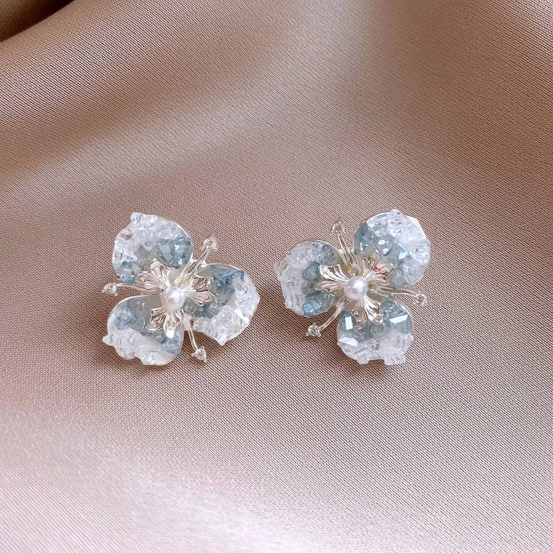 Sophisticated cute universal fashionable earrings with zircon pearl