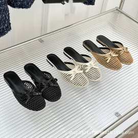 法式蝴蝶结平跟半拖鞋女鞋子2025新款小众设计银色渔网包头凉拖鞋