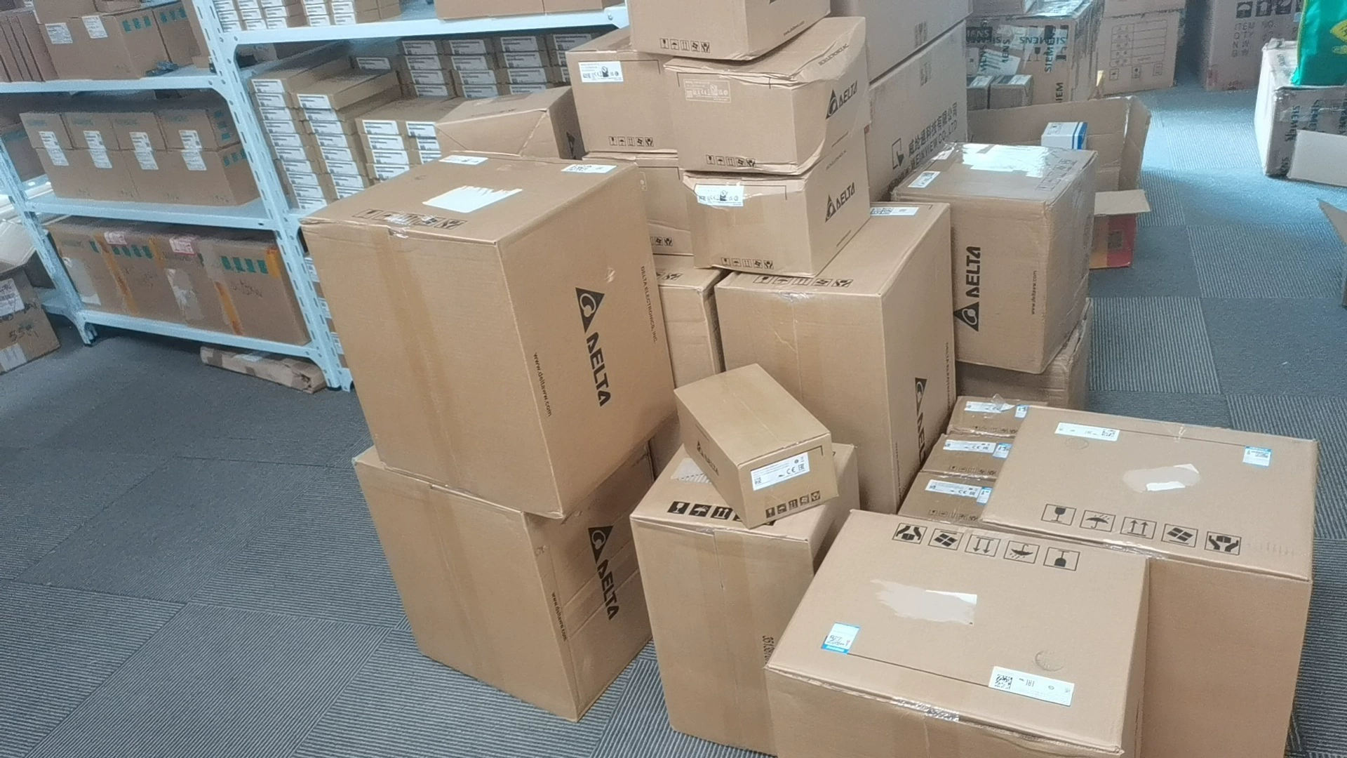 Кабель питания Siemens 6FX3002-5CL02-1CA0 содержит оригинальную точку