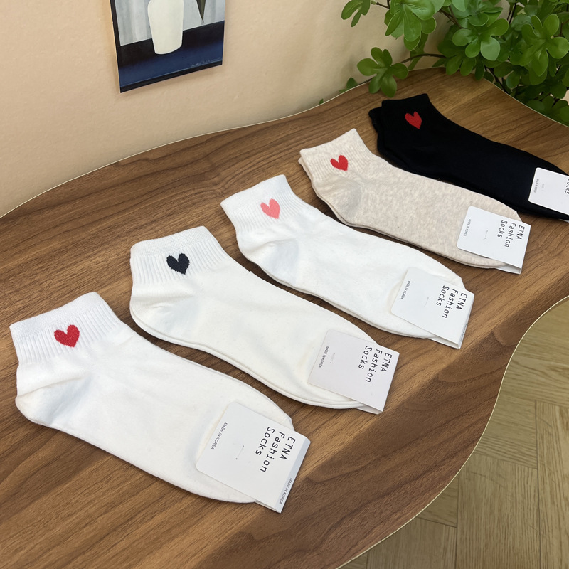 【Etna Women's Socks Imported from Dongdaemun, South Korea】Simple and Fresh Style with Heart Design at the Sock Cuff, 2023 Early Spring New Short Socks 【Etna Women's Socks Imported from Dongdaemun, South Korea】Simple and Fresh Style with Heart Design at the Sock Cuff, 2023 Early Spring New Short Socks