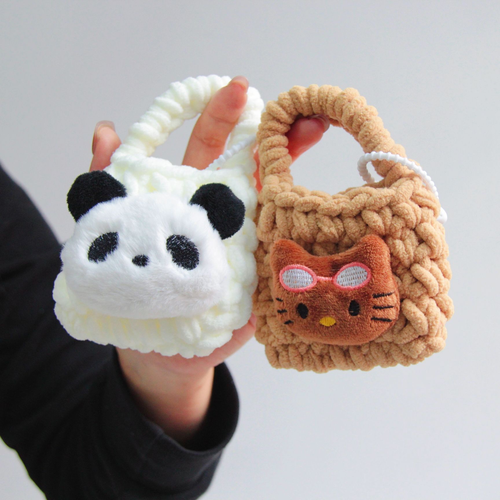 Llavero Mini Monedero Colgante de Peluche para Almacenamiento en Mochila y Llaves