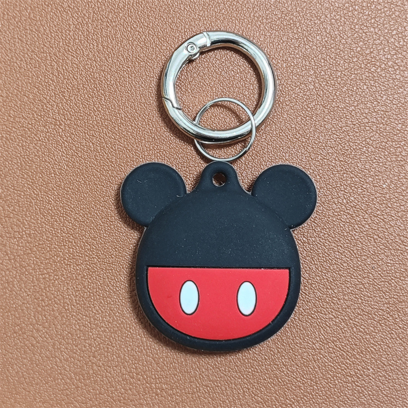 かわいいスプリングはリンゴのairtagsの保護カバーを掛けます。|undefined