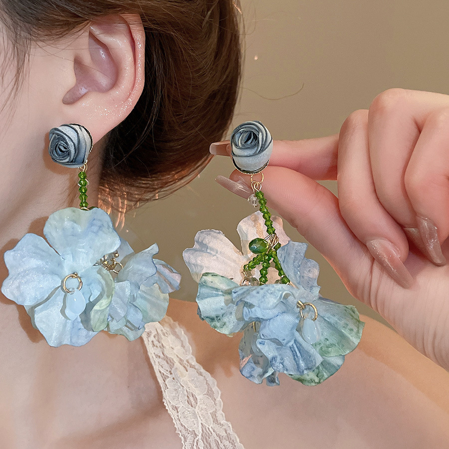 Pendientes de malla de pétalo de dopamina Pendientes de estilo de vacaciones junto al mar de estilo nuevo estilo caliente Pendientes de temperamento exagerado de todo fósforo al por mayor