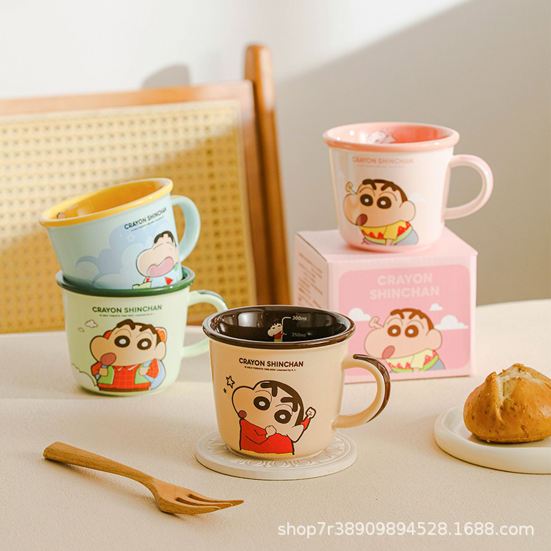 正版蜡笔小新陶瓷杯子卡通水杯带刻度可爱马克杯早餐牛奶杯子