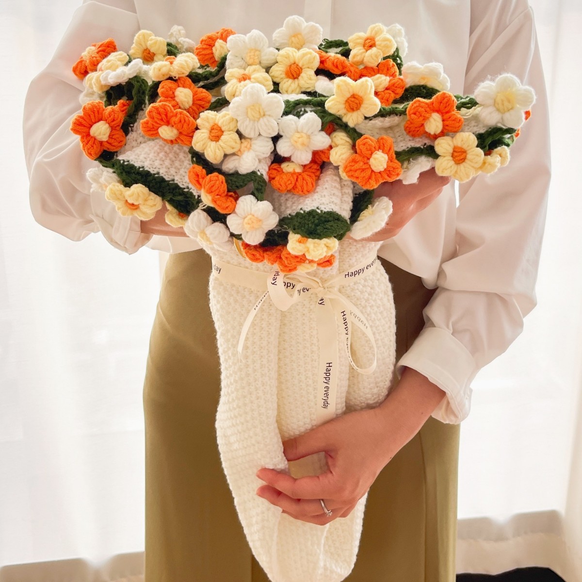 삼색 데이지 꽃(우유백색 담요)