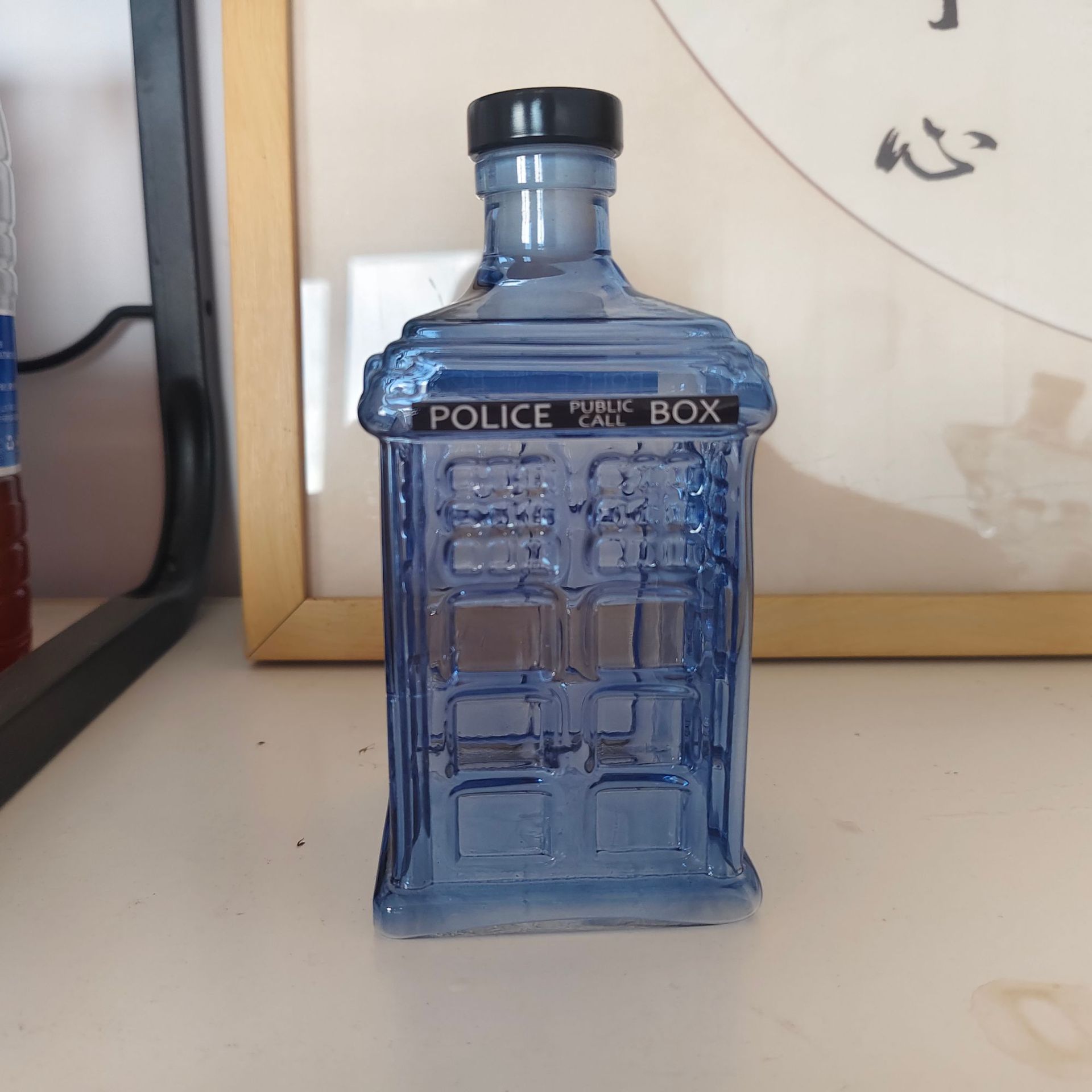 跨境新款创意电话亭威士忌酒瓶工艺品摆件