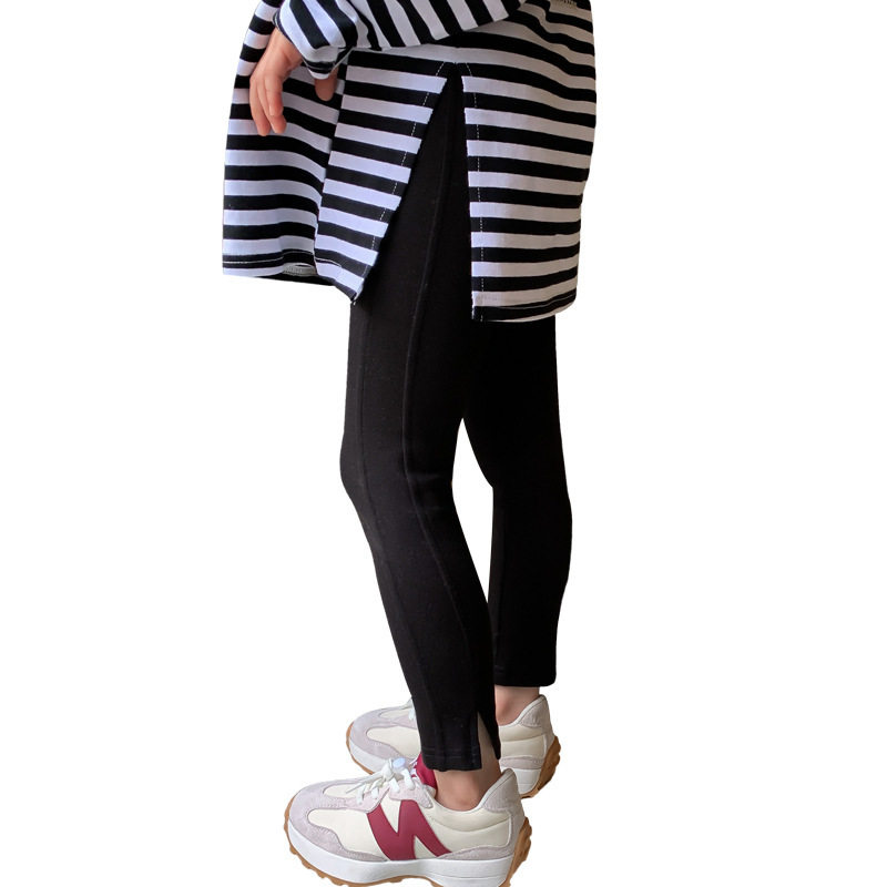 Leggings con abertura para niñas, ropa infantil, primavera y otoño 2025, pantalones elásticos versátiles, pantalones ajustados de algodón, pantalones para usar como prenda exterior.