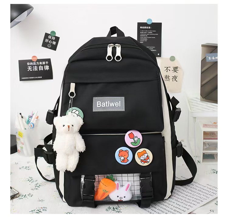 검은색 배낭 + 당근, 토끼, 곰 펜던트 + 배지 4개