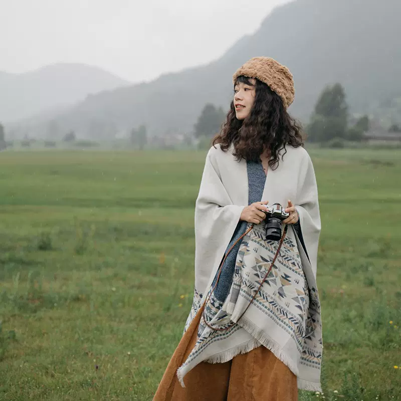 旅行大披肩女仿羊绒外搭双面名族风斗篷几何花纹流苏空调房披风夏