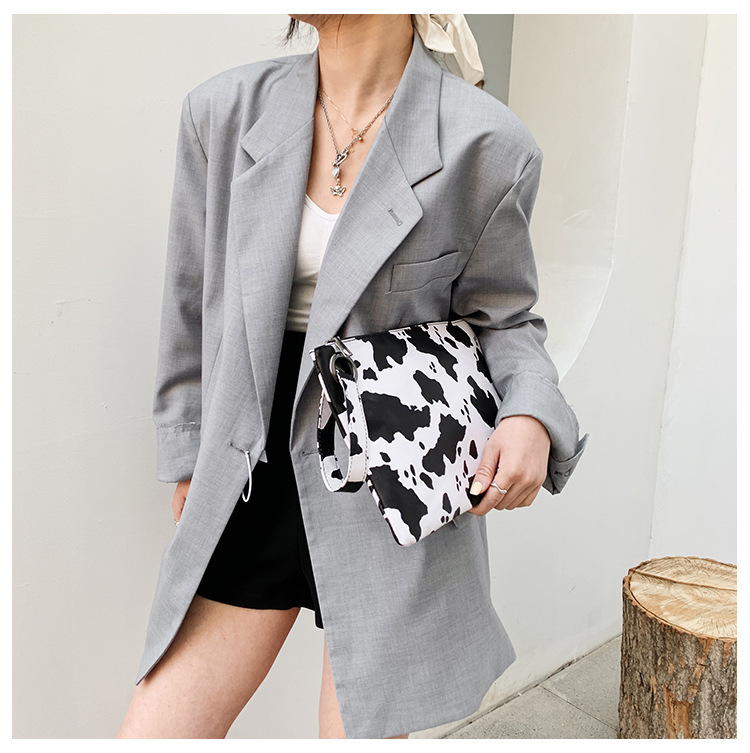 159g Weight Zipper Closure Type / Strap Type Clutch Bag Bags Type Casual, Daily Occasion Pu Leather Material Cows, Zebra, Leopard Pattern All Seasons Season Women's Gender Vintage Style, Classic Style Style Square Shape Small Size Women's Small Pu Leather Cows Zebra Leopard Vintage Style Classic Style Square Zipper Clutch Bag 10