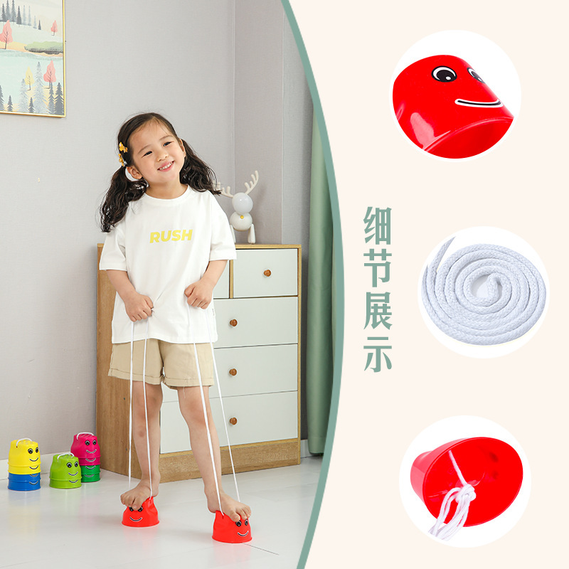 幼稚園笑顔竹馬感覚トレーニング機器子供のバランス肥厚カラフルな竹馬屋外プラスチックおもちゃ|undefined