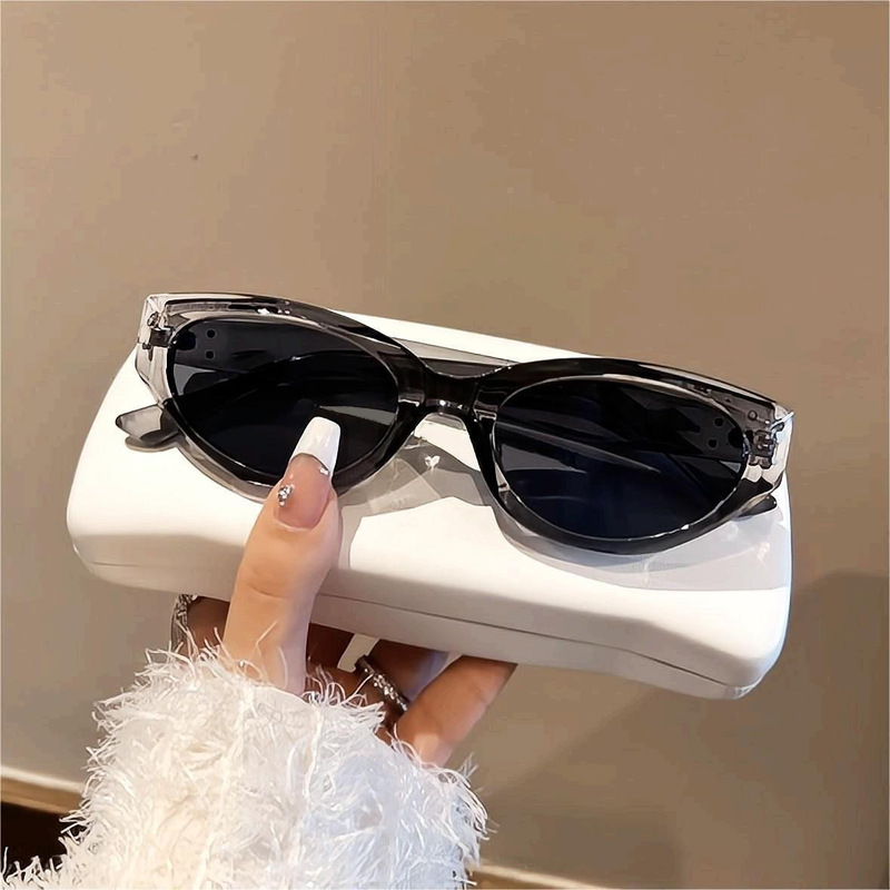 New Women's Narrow Frame Sunglasses Ins Style Small Frame Future Technology Sense Cat Eye Sunglasses Sun Protection Sunglasses Wholesale