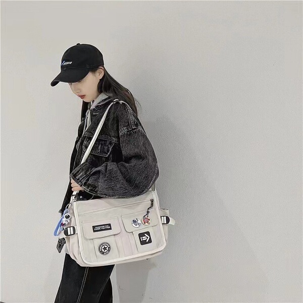 Japanese universal capacious one-shoulder bag
