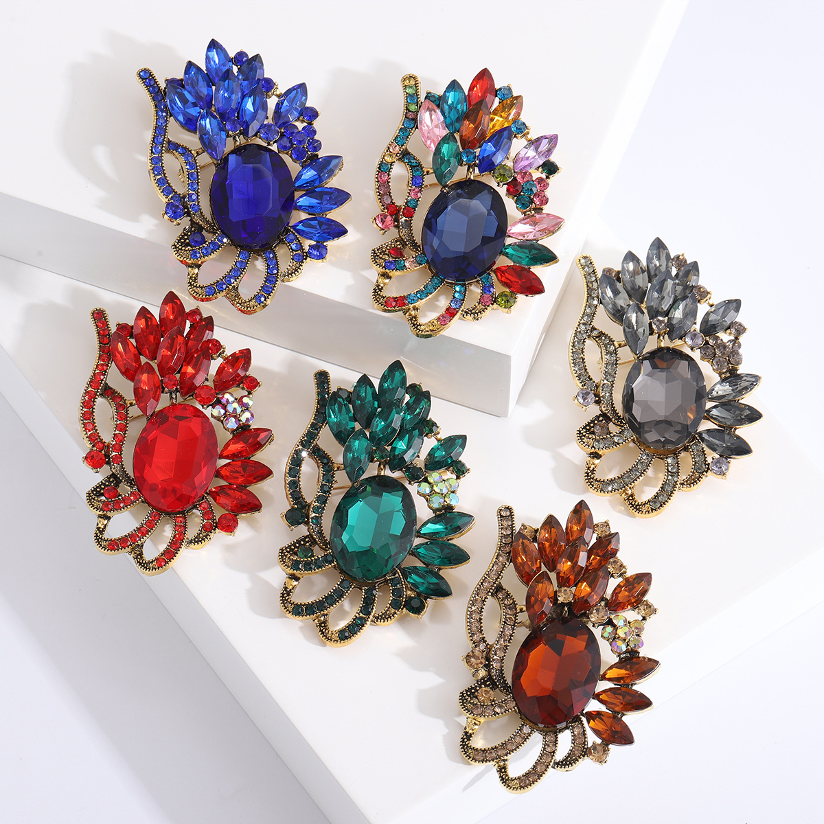 high-end glass capacious brooch