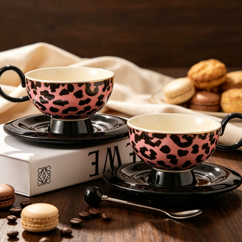 Pink leopard print ceramic coffee cup and saucer set, unique design, afternoon tea latte art cup, birthday gift box set Pink leopard print ceramic coffee cup and saucer set, unique design, afternoon tea latte art cup, birthday gift box set