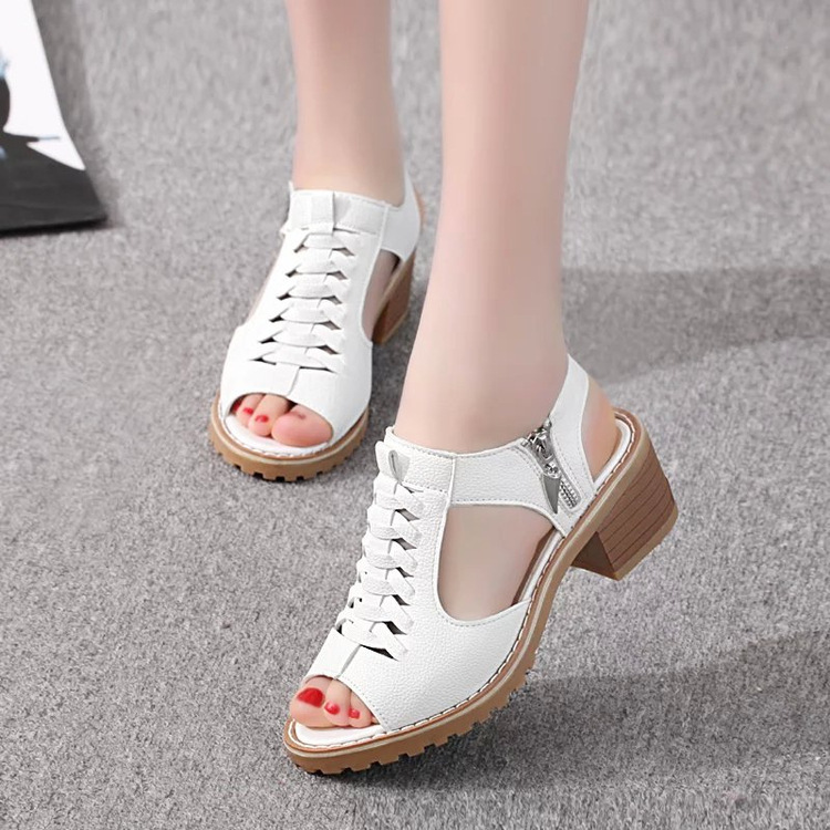 fashionable sandals with zipper