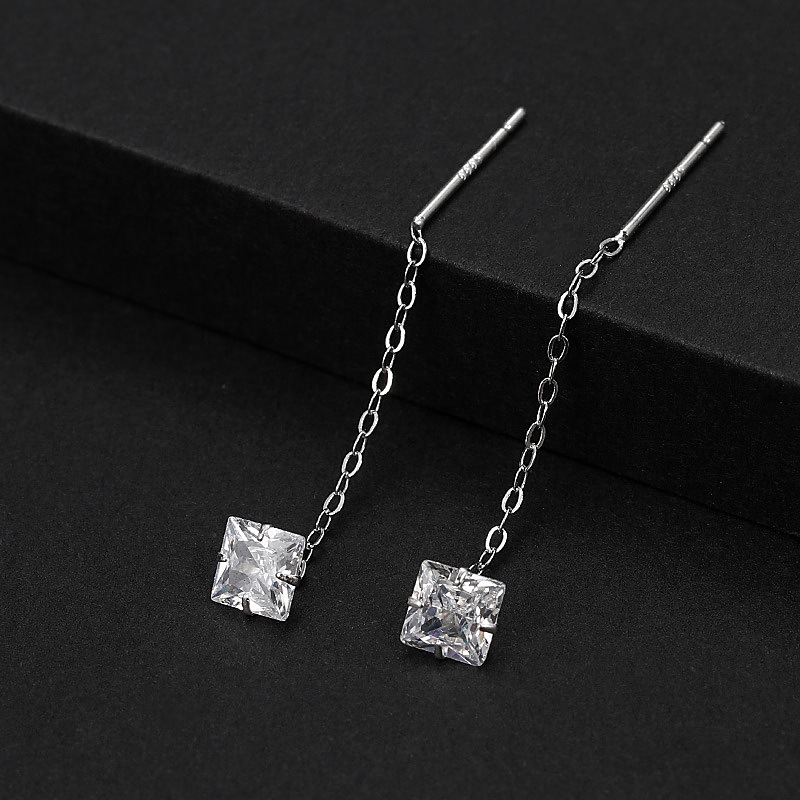 El amor en forma de corazón de diamantes romántico cuadrado aretes de diamantes redondos temperamento coreano femenino ligero de lujo corazón de melocotón zircón aretes de regalo