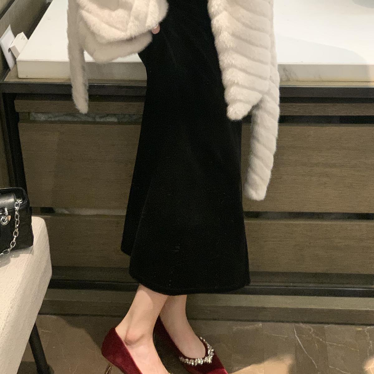 Versión de piel de oveja de la uva madre con el mismo tipo de zapatos de diamante brillante de mujer temperamento francés tacones delgados zapatos de boda de talón alto
