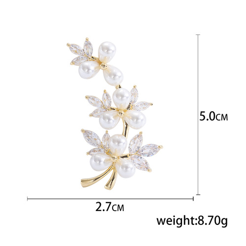 Light luxury and simple pearl tree rattan zircon brooch copper micro-inlaid high-end corsage anti-exposure pin classic temperament accessories