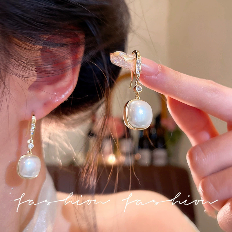925 aguja de plata estilo de Hong Kong retro pendientes de metal pendientes de anillo liso geométrico de alto grado de las mujeres pendientes exagerados del viajero del todo-fósforo