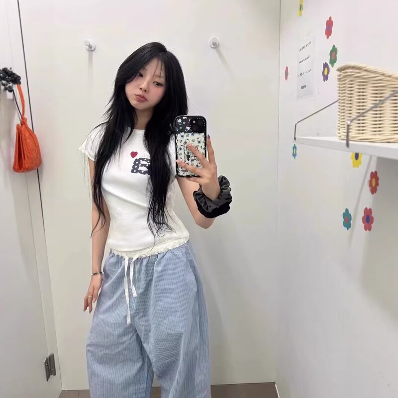 Korean Niche Aeae Short-Sleeve Slim-Fit Crop Top with Letter Print, Simple Versatile Casual T-Shirt for Women Korean Niche Aeae Short-Sleeve Slim-Fit Crop Top with Letter Print, Simple Versatile Casual T-Shirt for Women