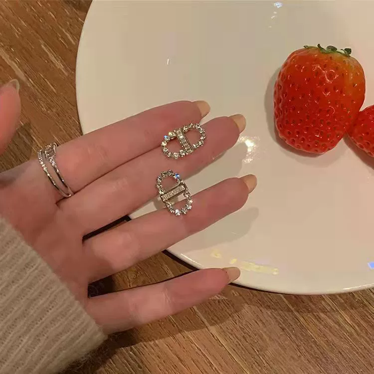 Серебряные серьги с иглой, серебро 925, акценты циркония и кошачий глаз, микроинlay, лёгкие 0.008 кг