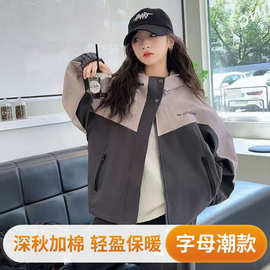 2025秋季新款女童超强时尚夹克冲锋衣防水涤纶时尚拼色携带热潮烫