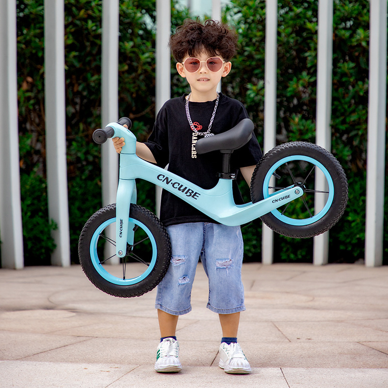 Children's Balance Car Nylon 3-6 Years Old Two-Wheeled Scooter Without Pedals Walker Bicycle Balance Car for Kidsren Children's Balance Car Nylon 3-6 Years Old Two-Wheeled Scooter Without Pedals Walker Bicycle Balance Car for Kidsren