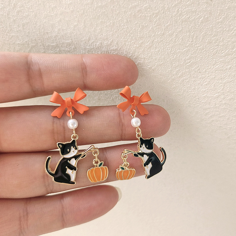 Bow Knot Pattern Women'S Gender Fashion Bow Knot Metal Stoving Varnish Women's Earrings 1 Pair