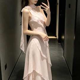 实拍  法式飘带设计感小众缎面礼服连衣裙女2026夏收腰显瘦吊带裙