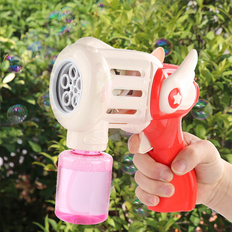 Verano nueva pistola de burbujas automática de cinco agujeros de mano juguete de ocio para niños pistola de burbujas eléctrica fábrica al por mayor