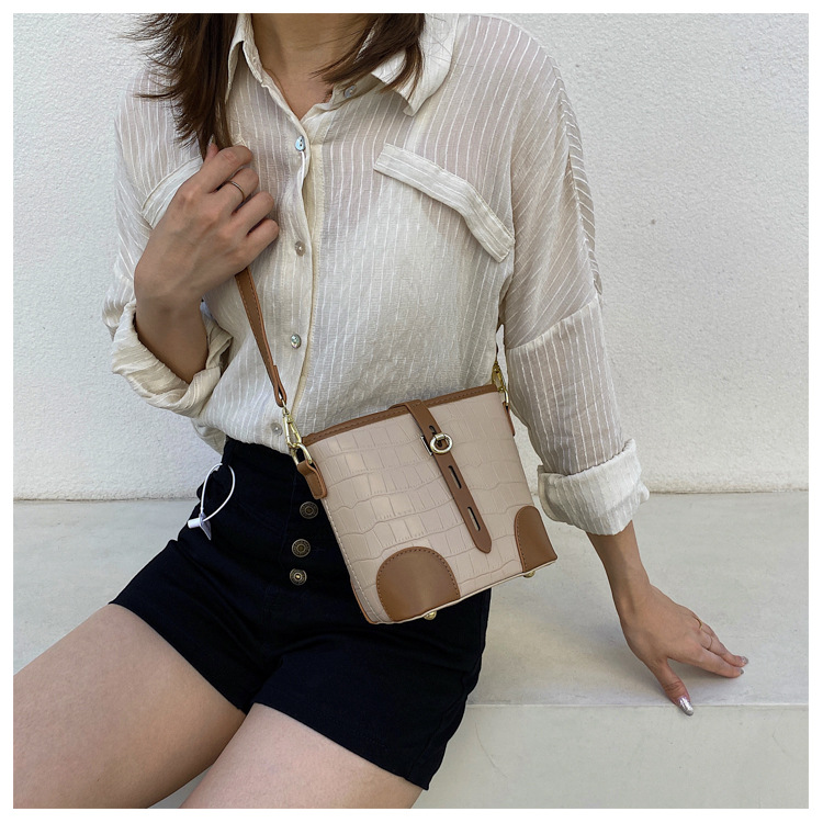 Nihaojewelry Fashion Texture Crocodile Pattern One-shoulder Messenger Bucket Bag Wholesale display picture 37