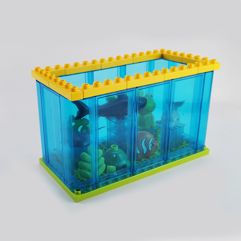 国産の大粒の積み木のばら売りは海洋の世界のサメのイルカの醜い魚の動物の部品のおもちゃをつづり合わせます。