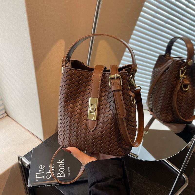 Retro Woven Pattern Bag for Women 2025 New Fashion High-End Handbag Bucket Bag Casual Versatile Crossbody Bag