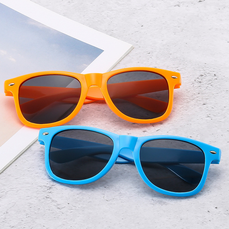 A27-2140 rice nail gray film fashion trend rice nail retro too Color Sunglasses Wholesale gift sunglasses A27-2140 rice nail gray film fashion trend rice nail retro too Color Sunglasses Wholesale gift sunglasses
