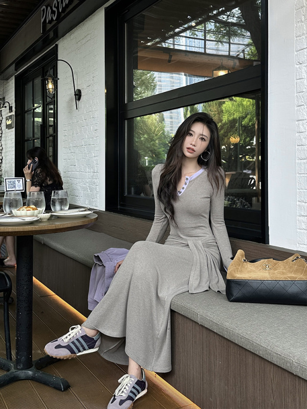 ZQ子晴 雾灰往事＇撞色拼接绑带针织连衣裙女秋季设计感修身长裙|undefined