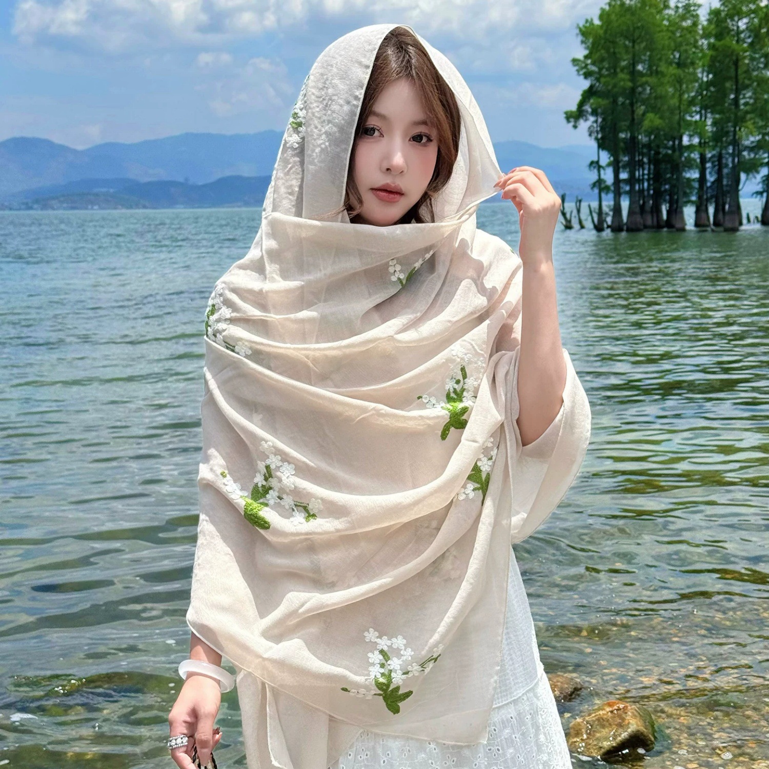 Jasmine embroidery