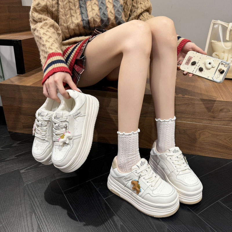 Trendy plus-size women's shoes with a breathable thick sole, height-increasing, versatile, fashionable, casual, and sporty white sneakers Trendy plus-size women's shoes with a breathable thick sole, height-increasing, versatile, fashionable, casual, and sporty white sneakers