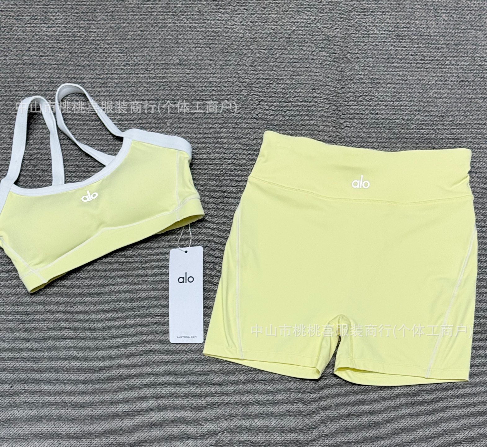 Inventario desnudo de alta elasticidad yoga conjunto de sujetadores de cintura de elevación de cadera línea de acondicionamiento de forma pantalones cortos de ejercicio al aire libre para mujeres