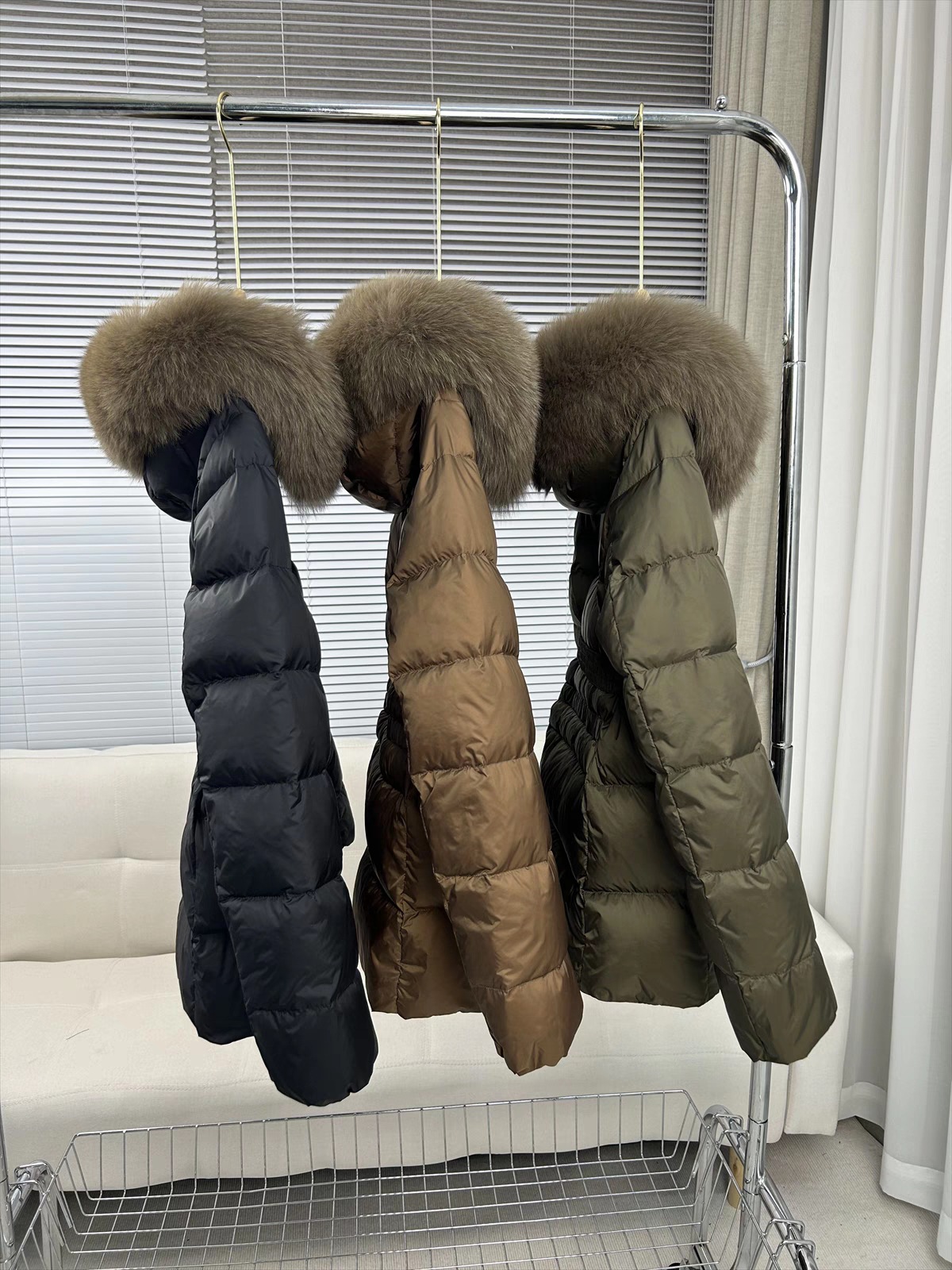 Autumn Winter New European Style Waist Slimming 90 White Duck Fox Fur Collar Down Jacket Women Short Trendy Coat_voghion.com