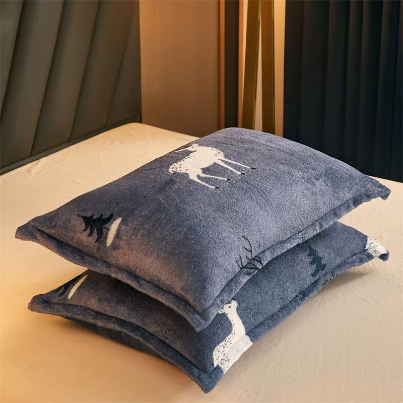Coral flannel double-sided warm pillowcase for beloved for adults