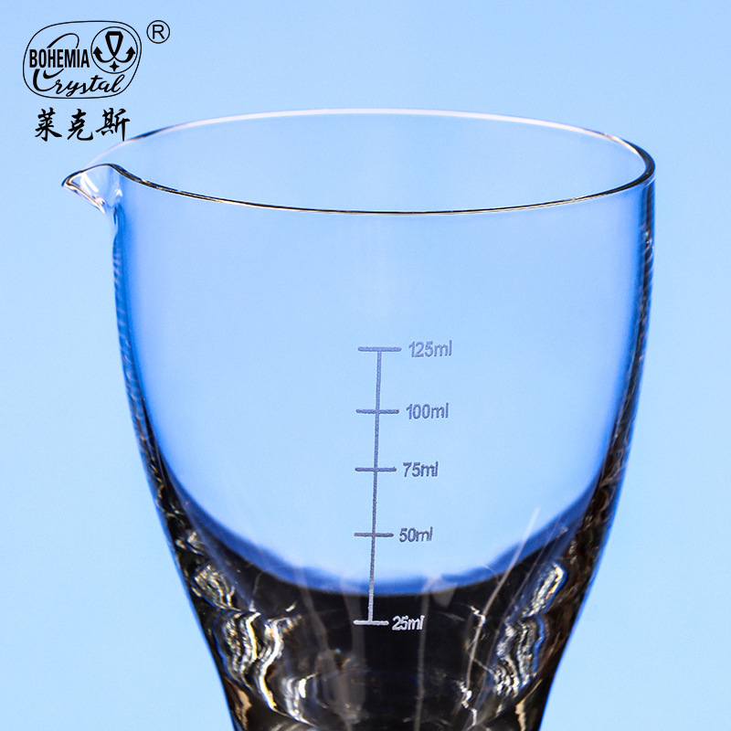 Regalos prácticos para clientes de cristal de importación checo juego de tazas de vino divididor de escala de pequeñas tazas de vino regalos de empresa