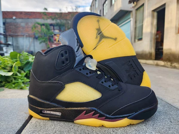 AJ5-black wine red