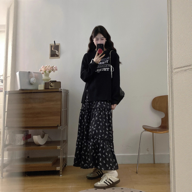 法式字母印花蝴蝶结卫衣+百搭碎花半身长裙女秋季遮肉显瘦两件套|undefined