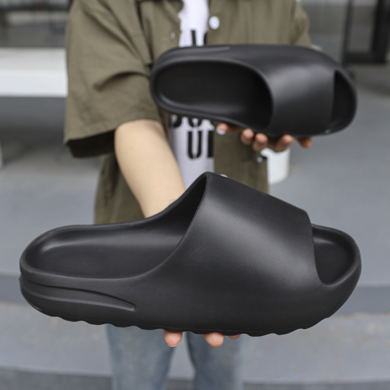 Coconut Slippers Yeezy Couple's Outdoor and Indoor Thick-Soled Gym Non-Slip Wear-Resistant Slippers with a Soft Feel for Women