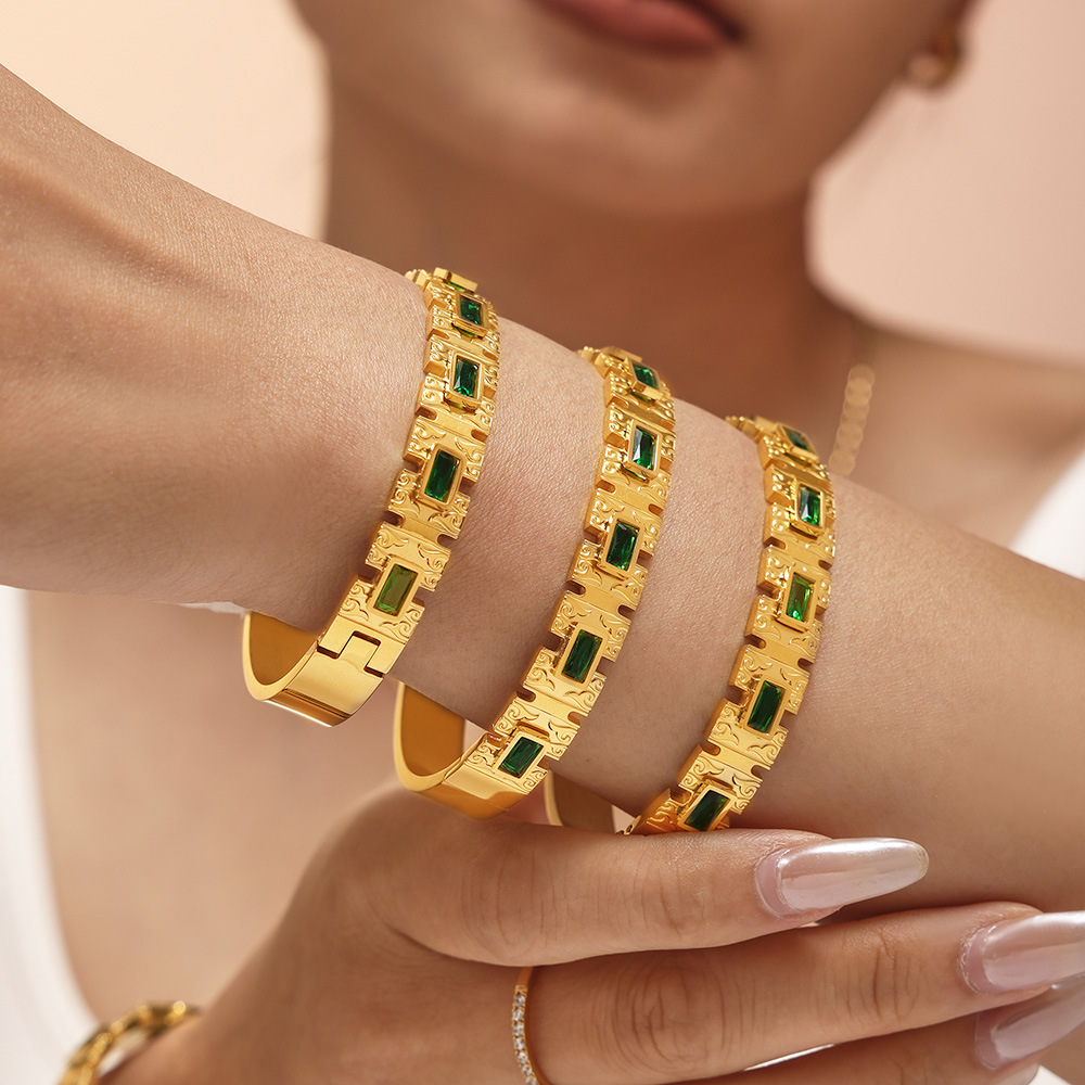 Smaragdgrünes Armband aus Titanstahl mit Retro-Charme, hochwertiger Optik, vielseitigem und einzigartigem Design, farbechtem Schmuck für Damen_voghion.com