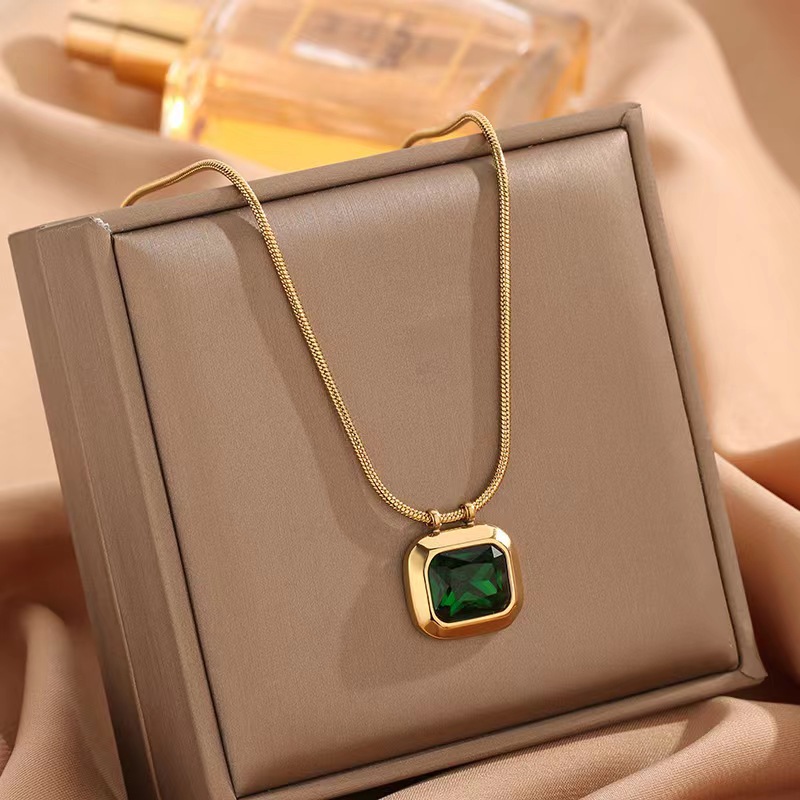 Colar com pingente de esmeralda feminino, nicho leve, luxo, banhado a ouro K, premium, corrente de clavícula,_voghion.com