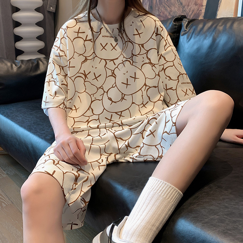 Ropa de pareja de verano de cuello redondo camiseta de manga corta para hombres dos pantalones cortos delgados se pueden usar ropa para el hogar 28013