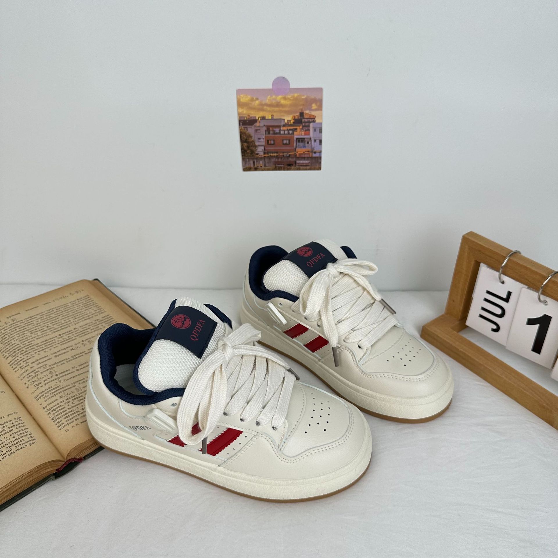 Yuanbo 2024 otoño zapatos de tabla de corte bajo para estudiantes versión coreana de todo fósforo nicho zapatos blancos de moda para mujer image 8